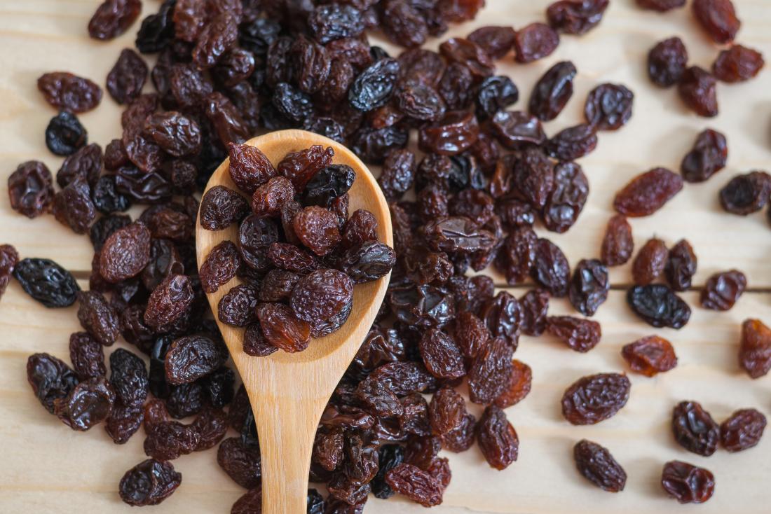 If you want fitness, then definitely know these 5 benefits of eating raisins