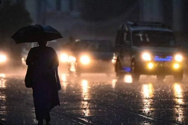 Rain to continue in kerala today, yellow alert issued for seven districts.