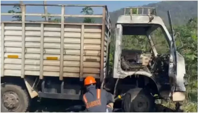 Mini Truck Catches Fire and Burns in Pathanamthitta; No Injuries Reported